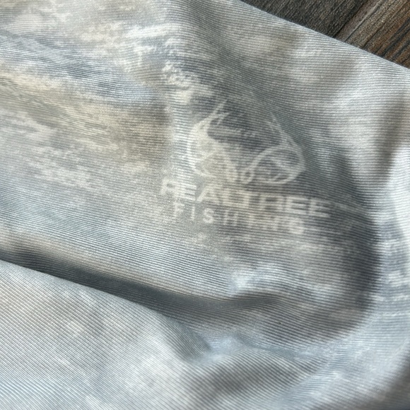 Men’s fishing 🎣 dry fit - Picture 3 of 8